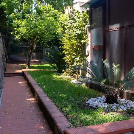 Casa Con Giardino E Ampio Terrazzo - A Casa Di Ugo Semesterbostad