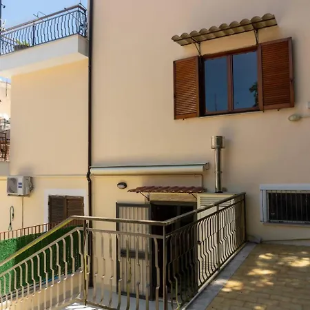Casa Con Giardino E Ampio Terrazzo - A Casa Di Ugo Gaète