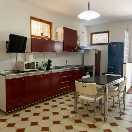 Semesterbostad Casa Con Giardino E Ampio Terrazzo - A Casa Di Ugo Gaeta