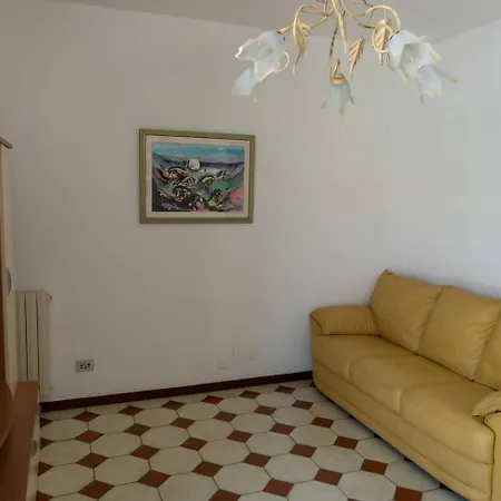 Casa Con Giardino E Ampio Terrazzo - A Casa Di Ugo Semesterbostad Gaeta