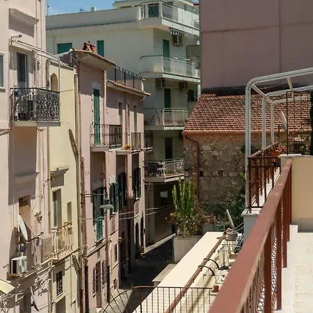 Casa Con Giardino E Ampio Terrazzo - A Casa Di Ugo Holiday home