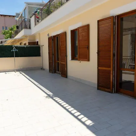 Casa Con Giardino E Ampio Terrazzo - A Casa Di Ugo Gaète